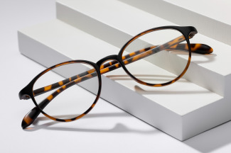 gallery/gafas-con-montura-ligeramente-redondeada (1)